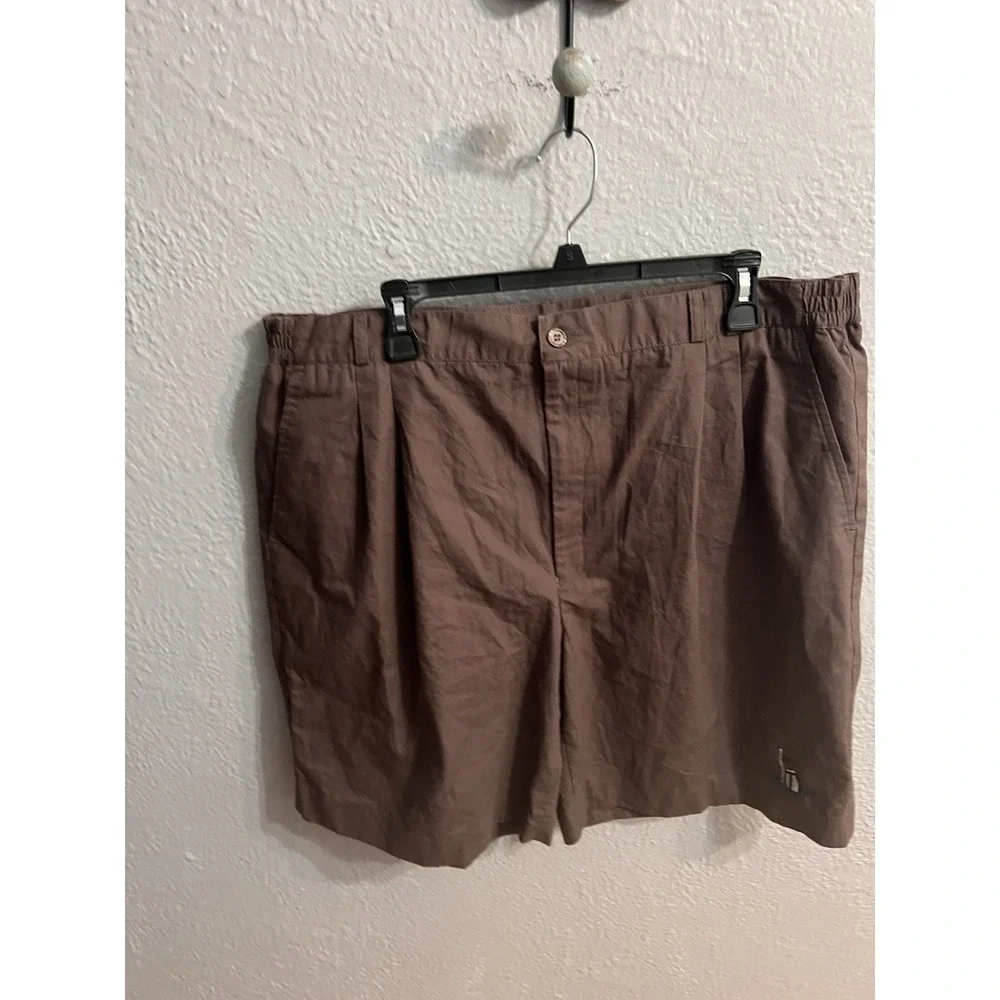 Vintage Points West Brown Pleated Shorts Size 42  Inseam 9 Inches